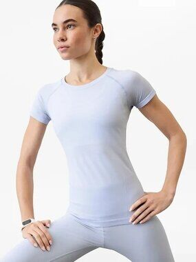 New Athleta XS Momentum Seamless Tee Gossamer Blue X-Small Regular